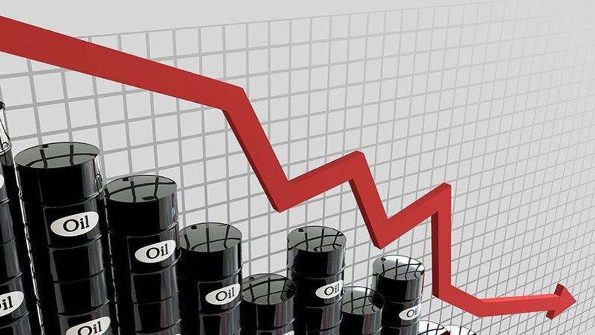 Jelang Pertemuan OPEC+, Minyak Turun karena Larangan UE atas Minyak Rusia