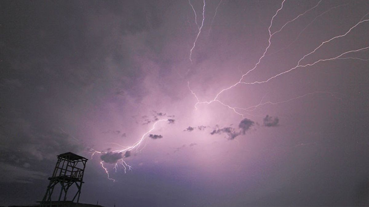 Weather Forecast Today: Palembang, Bandar Lampung, Palu-Makassar Potentially Hit By Rain Accompanied By Lightning