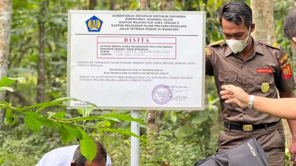 Magelang Tax Officer Confiscates Tax Debt Assets