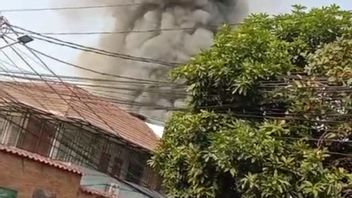 Kebakaran di Jalan H Nawi Berasal dari Kompor Gas Restoran, Tiga Pegawai Alami Luka