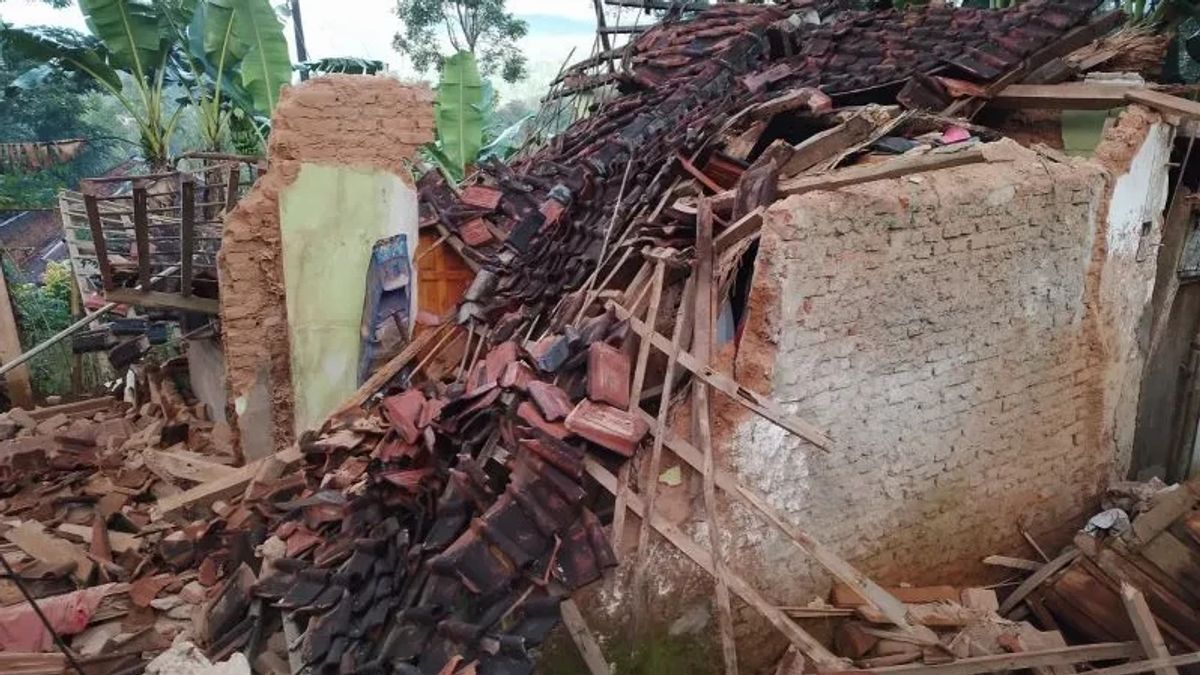 Warga Khawatir Susulan Usai Gempa M 6,1, Bupati Garut: Kami Siapkan Ambulans di 67 Puskesmas