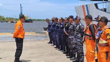 The Joint SAR Team For The Evacuation Of The Floating Cruise Ship In Arafuru Waters Contains 6 Foreign Tourists