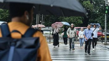 ar, Jakarta a le potentiel de pluie avec une foudre mercredi matin