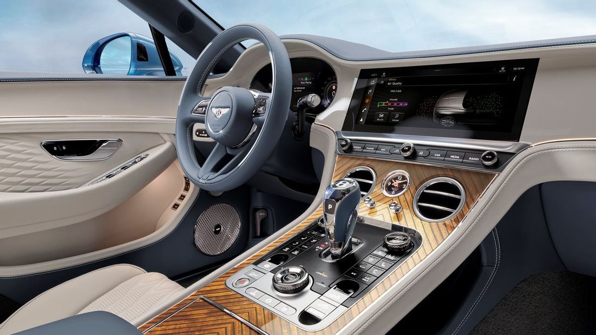 Bentleyは、3つのモデルに2番目のPHEVドライブオプションを提供し、そのパフォーマンスを覗き込みます