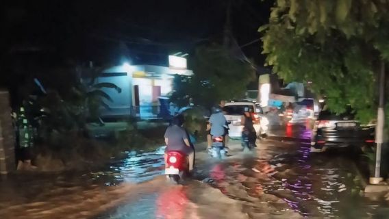 Sempat Hambat Lalin Jalan Penghubung OKU Timur, Banjir Akhirnya Surut 