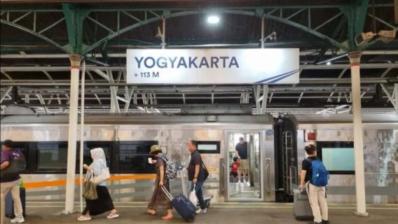 バンクルト・アンジョルク、ジョグジャ・トゥグ駅からガンビルへのタクサカの「黄金の子供」列車がキャンセル