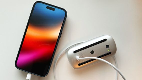 客户队列在iPhone 15发布当天在苹果商店上海举行