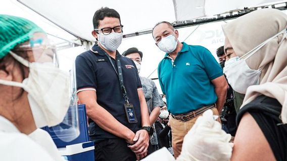 Menparekraf Sandiaga Uno Review Vaccination Center At The Office Of Conglomerate Hary Tanoesoedibjo