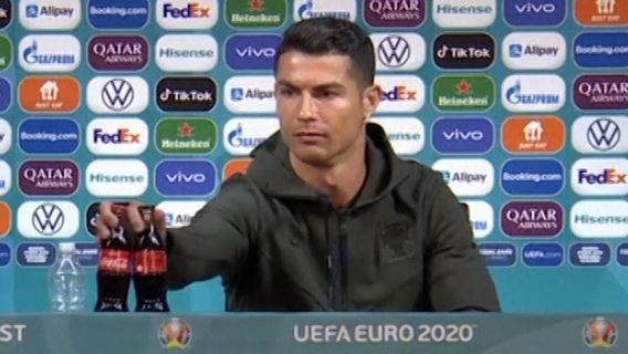 Les actions de Cristiano Ronaldo éliminant la boisson truffée de coca-cola aujourd’hui, 14 juin 2021