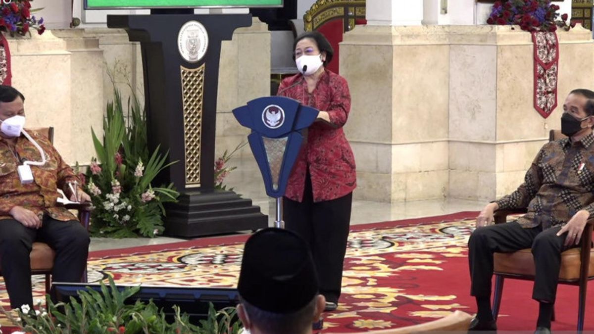 Megawati Kuatkan Jokowi Atasi Pandemi: Bapak yang Tegar