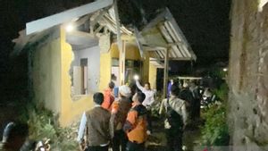 Garut Regency Government Combs Residents' Houses Damaged Due To The Bandung Earthquake