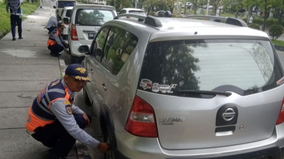 Careless Parking, 200 Vehicles Amazed By Pekanbaru Transportation Agency