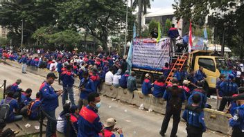 Demo Buruh Hari Ini: Sampaikan Empat Tuntutan, Ancam Demo Lebih Besar Jika Tidak Direspons Pemerintah-DPR