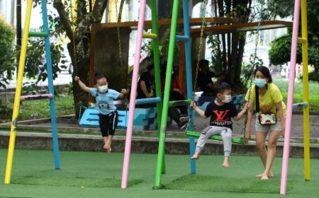 Epidemiolog Nilai Masker Krusial di Sekolah, Kantor, Tempat Ibadah Hingga Transportasi Publik