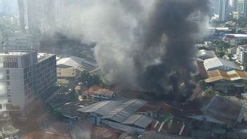 Setia Budi Jaksel Ludes的商业场所被烧毁，部署了6辆消防车