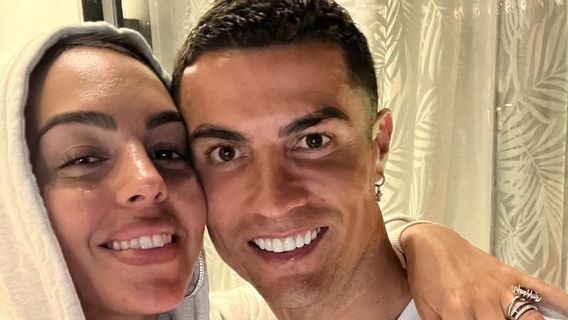 Georgina Datang ke Qatar, Berbagi Kemesraan dengan Ronaldo