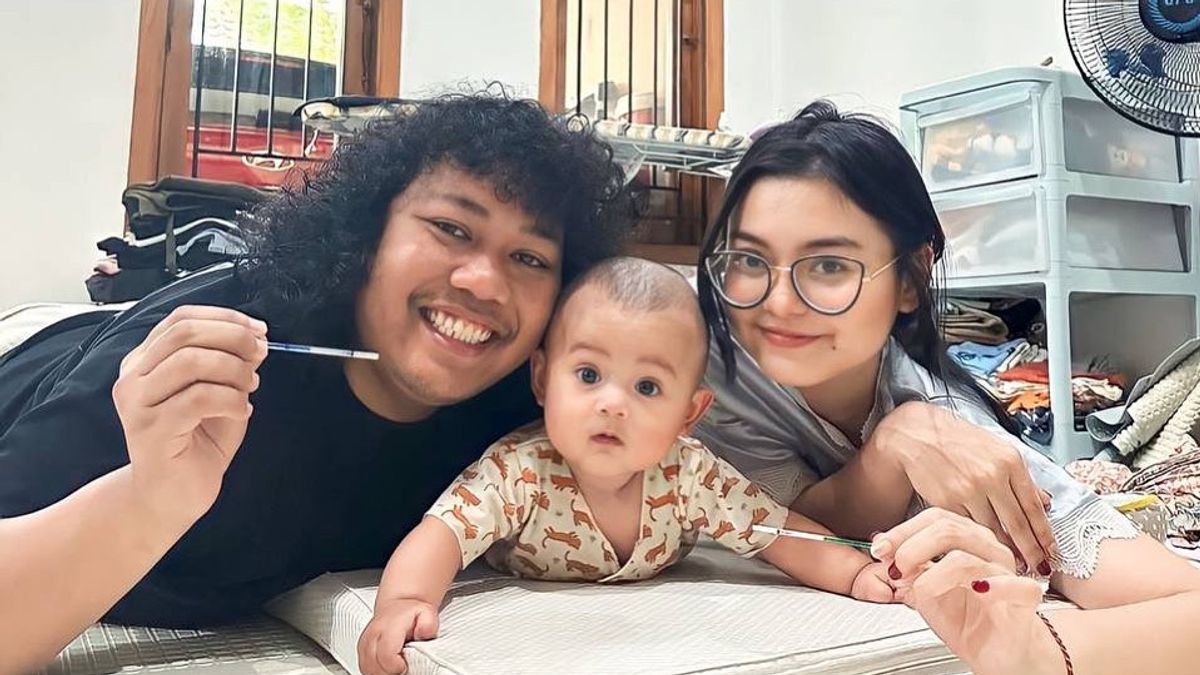 Was Worried, Marshel Widianto Steady Sunat His 7 Months Old Child