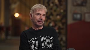 Mantan Suami Ungkap Penyebab Cerai dari Angelina Jolie