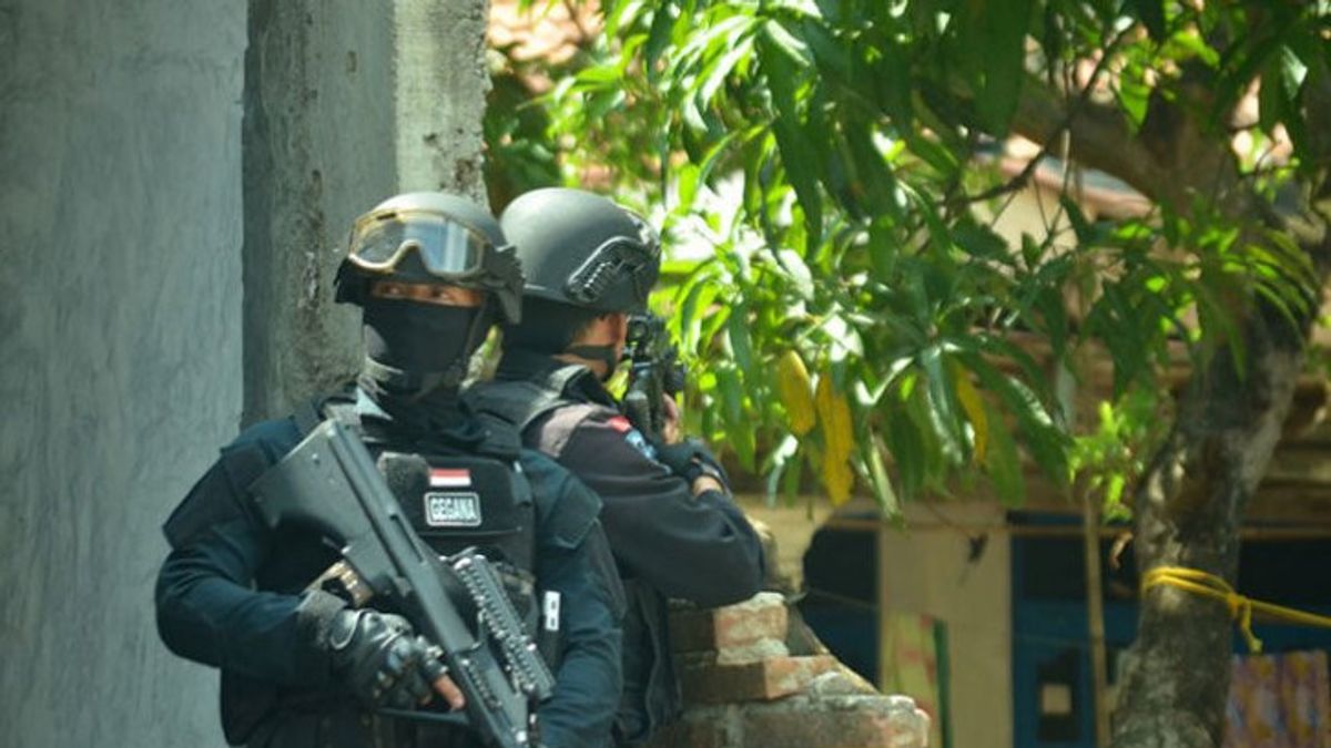 الشرطة الوطنية: 10 إرهابيين مشتبه بهم في جاوة الوسطى شبكة جيه آي