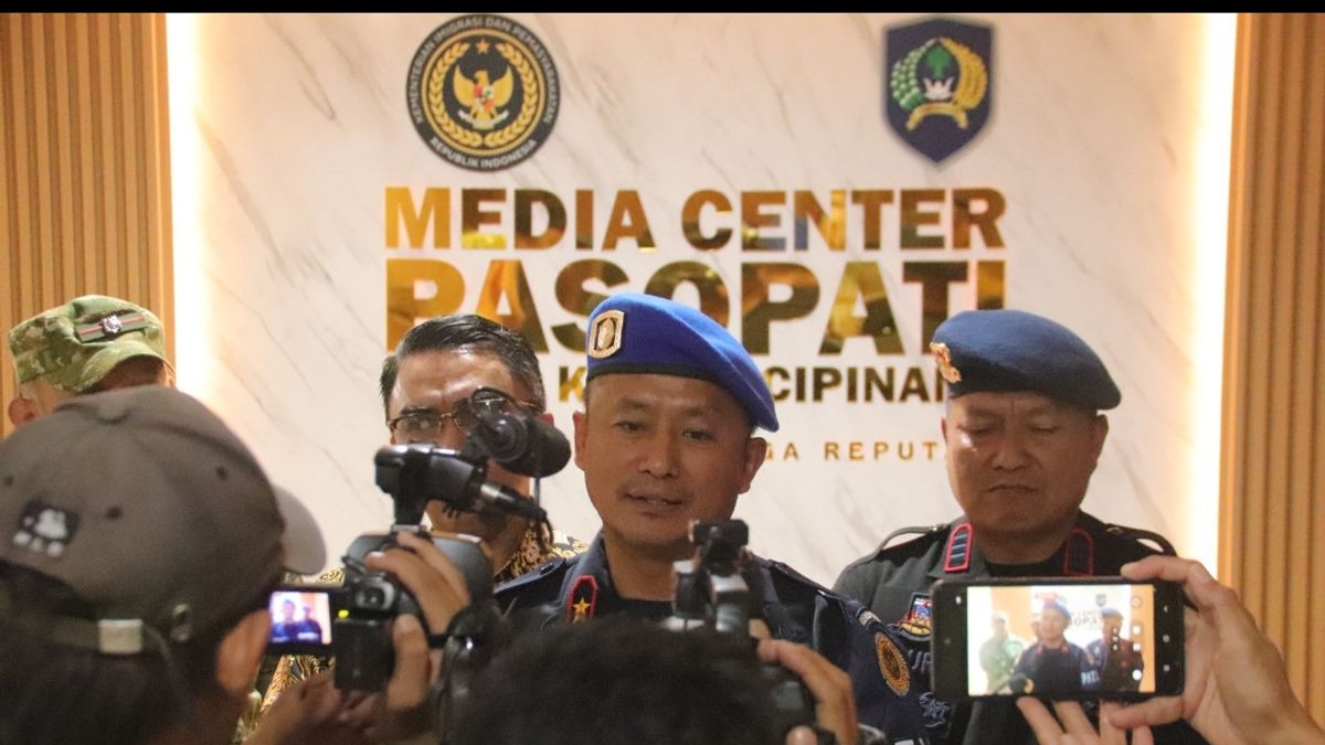 Razia Blok Hunian, Cipinang Prison Submits Evidence to the Criminal Investigation Unit of the National Police