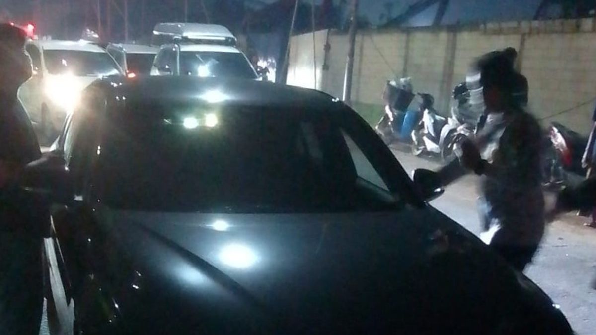 Pelajar SMA Tabrak Pemotor dengan Mobil BMW di Cipondoh, Korban Terseret 10 Meter