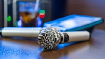 16 Female Karaoke Guides Netted In A Public Disease Raid