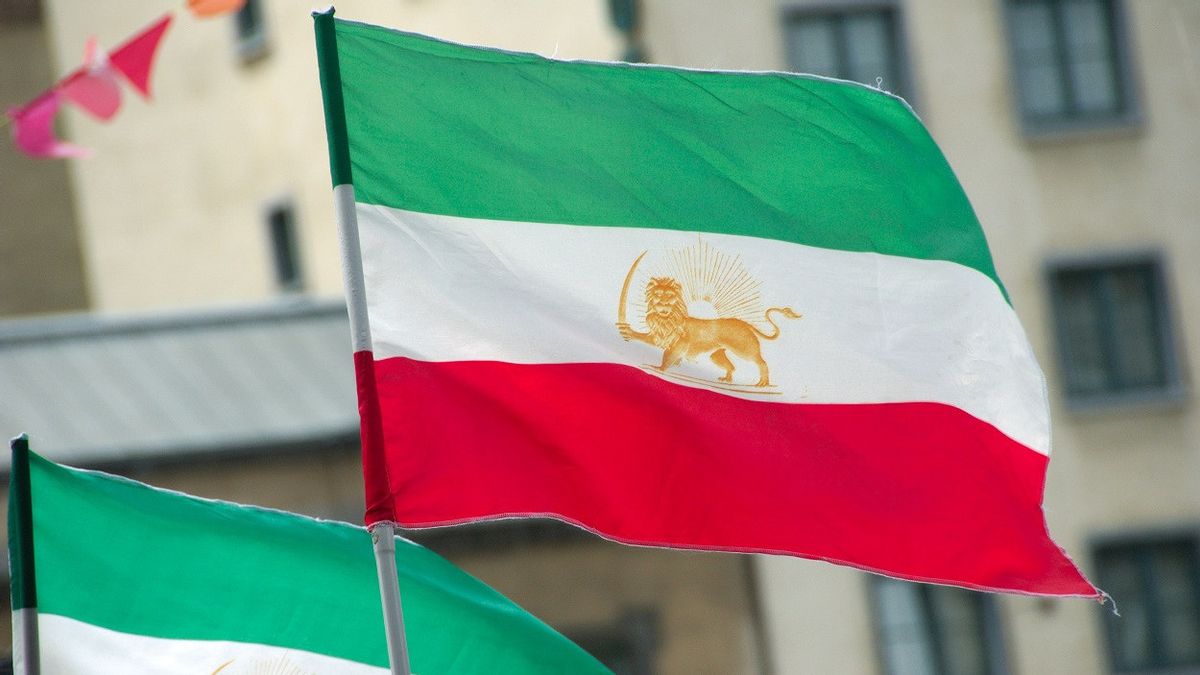 Iran Announces Two French Citizens Arrested And Detained Over Spying: Came As Tourists, Joined Teacher Protests