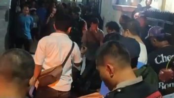يشتبه في أنها ضجة بسبب النساء ، 2 رجال في كرامات جاتي كينا توسوك ساجام ، 1 توفي