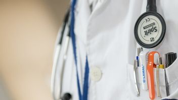 100 Dokter Meninggal Akibat COVID-19, IDI: Lindungi Nakes Tanpa Salahkan Pihak Lain