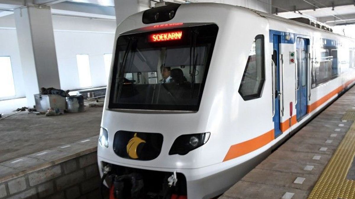 KAI Commuter Manages Soekarno-Hatta Airport Train