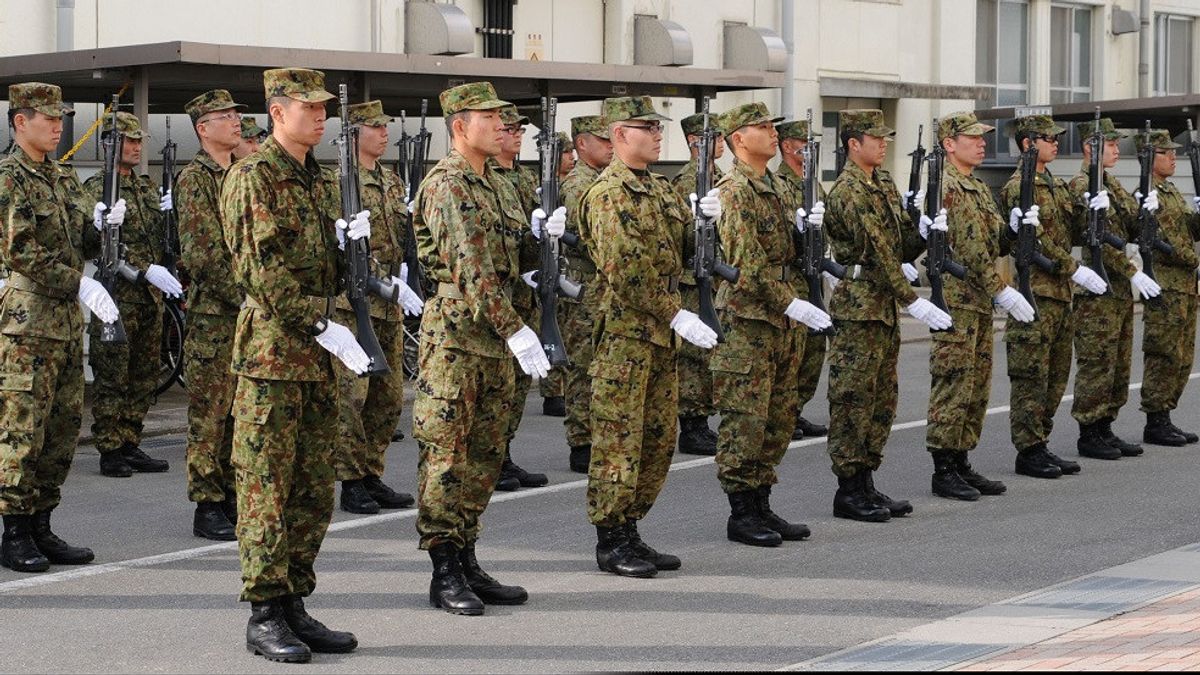 L'armée japonaise exhorte les règles sur les cheveux