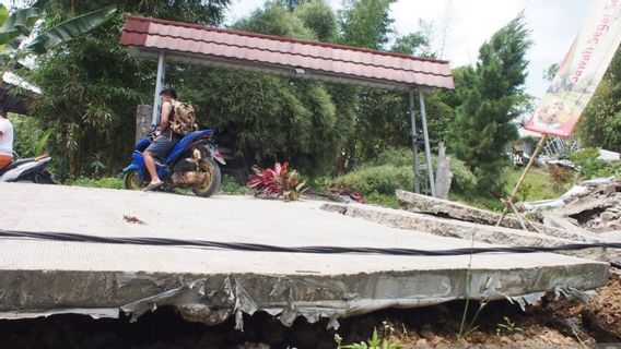 Land And Road Disasters Moving In Bojongkoneng Bogor Cause 23 Houses And Damaged Roads, Regency Government Set Emergency Response Status