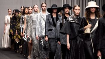 Buttonscarves Hadir dengan Visinya di Dubai Fashion Week