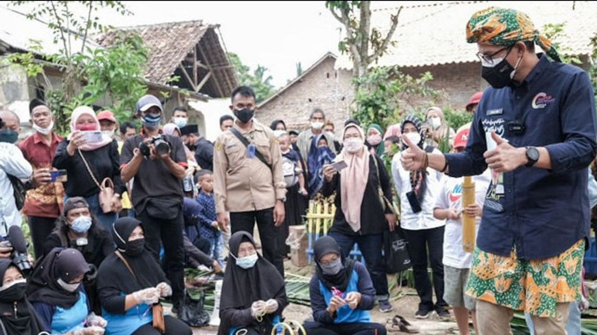 Kembangkan Produk Kreatif Emping di Serang, Sandiaga Uno: Melinjo Bisa Obati Asam Urat