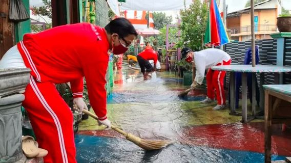 Perayaan 113 th Grand Inna Malioboro Bersih-bersih Bantaran Kali Code Bersama IIP BUMN Yogyakarta