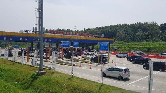 Arus Balik dari Tol Kalikangkung Semarang ke Cikampek Masih Padat Siang Ini