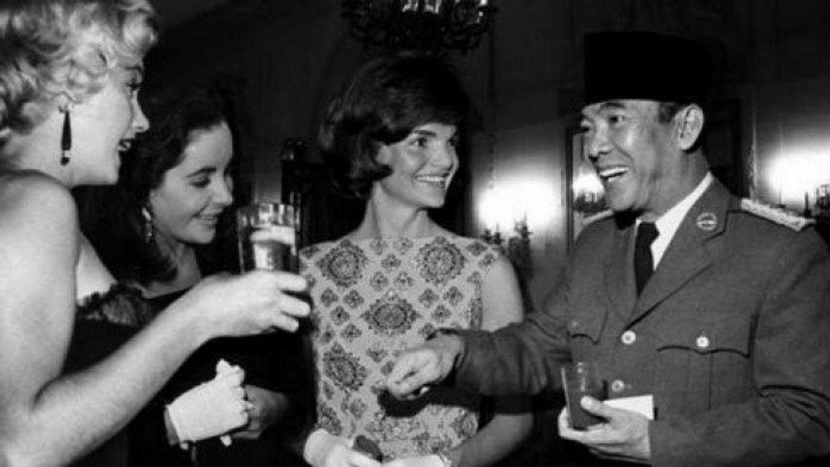 When President Soekarno Suggested Baby Huwae And Hoegeng To Change Names