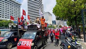 Demo Depan Patung Kuda Jakarta, Massa Long March dari Thamrin