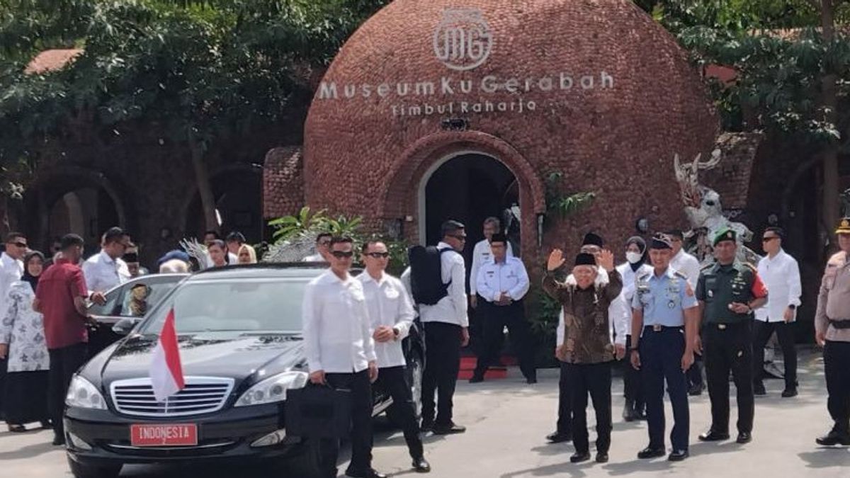 Visiting MuseumKu Gerabah in Bantul, Vice President Amazed by the Involvement of 250 Craftsmen