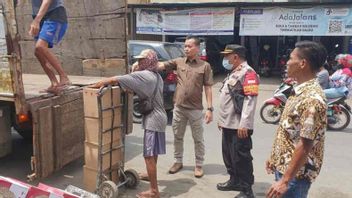 Police Find Alcohol Storage Bunker in Cirebon