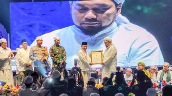 Dhikr Basmalah In Situbondo Breaks The MURI Record For The Most Number Of Participants