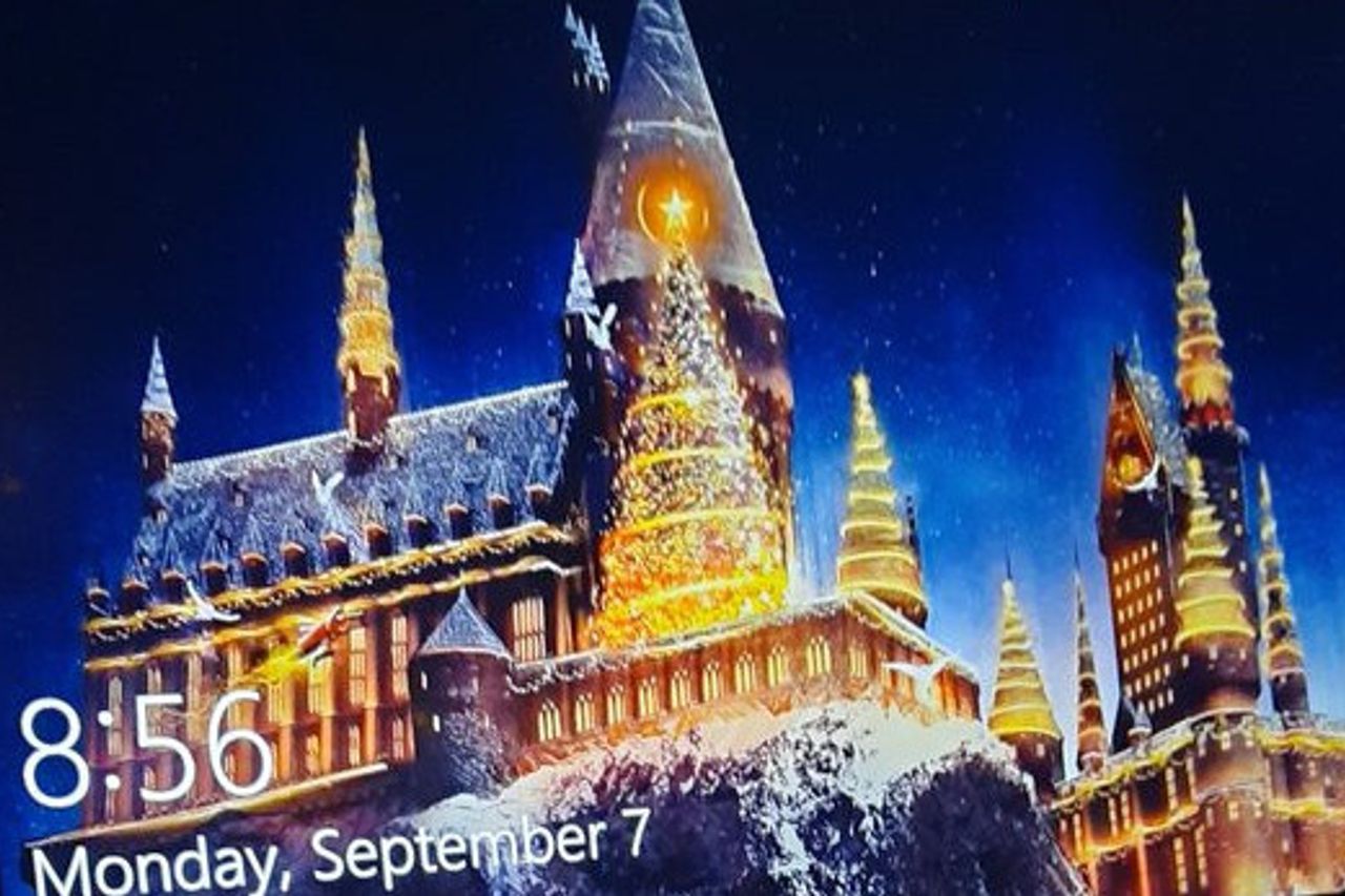 Various Applications For Christmas Wallpaper: Create A Lively Atmosphere On Your Smartphone Screen