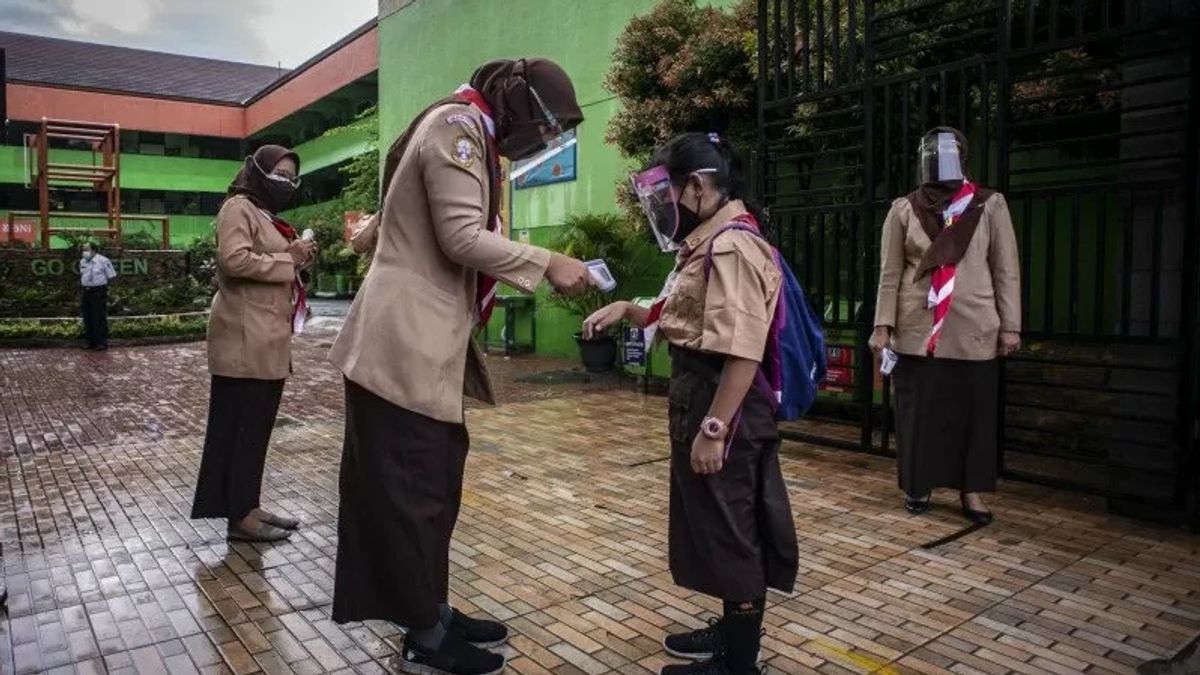 أخبار سارة من وسط كاليمانتان ، حكومة شمال باريتو ريجنسي تزيد من كثافة المعلمين الفخريين إلى 1 مليون روبية إندونيسية شهريا