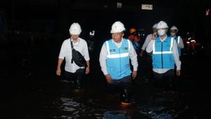 PLN Hentikan Sementara Listrik di Area Terdampak Banjir Rob Semarang