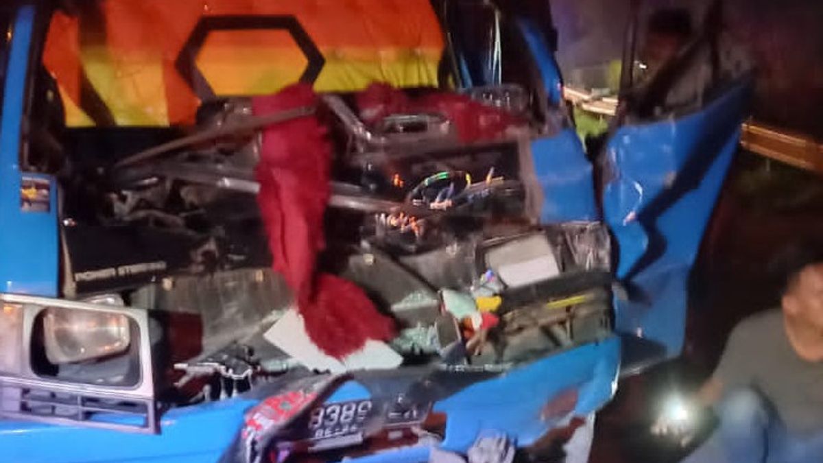 Mobil Pick Up Tabrak Truk Fuso di Tol Tangerang-Merak: Bocah 3 Tahun Tewas, Sopir Luka-luka
