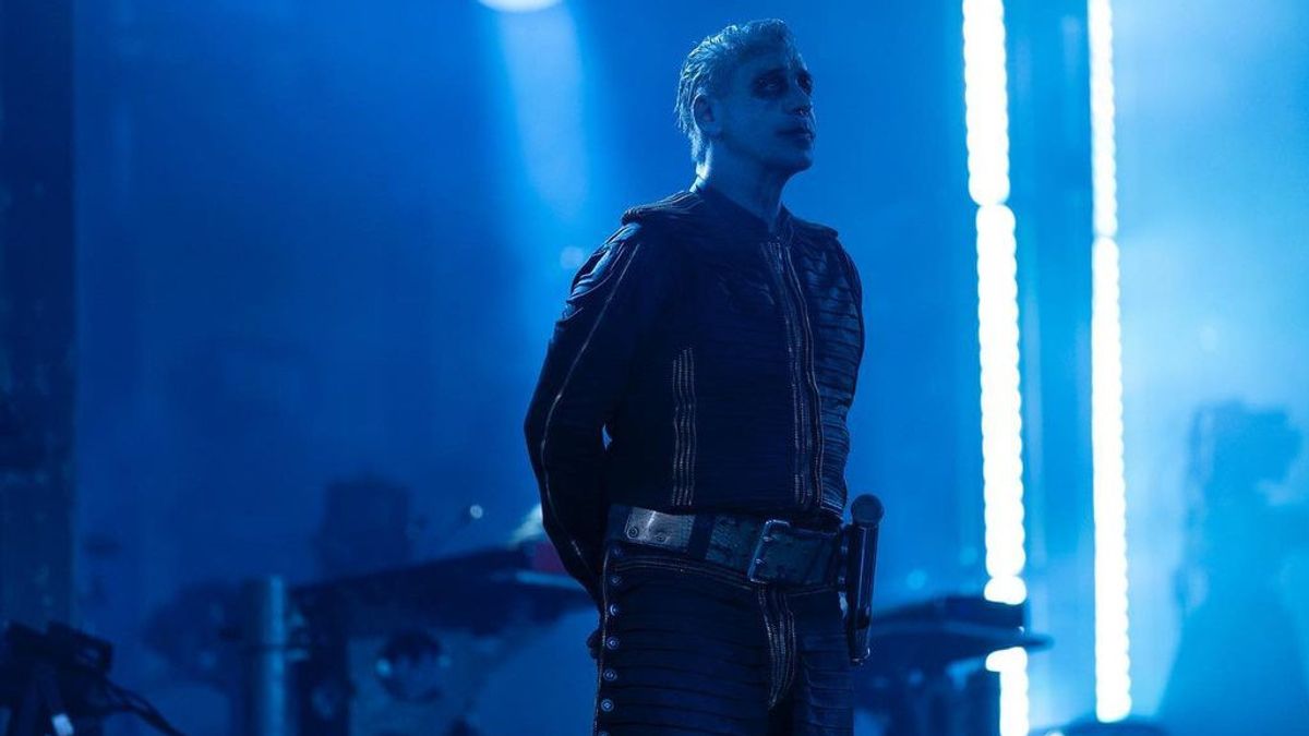 Not Yet 24 Hours Standing, Statue of Rammstein Vocalist Till Lindemann Was Stolen