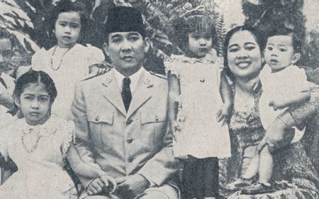 Cinta Soekarno-Fatmawati Bersemi di Lapangan Bulu Tangkis