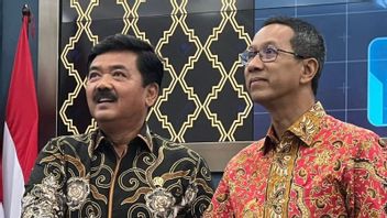 Menteri ATR/BPN Serahkan Sertifikat HPL Lokasi Pembangunan Tanggul Laut Jakarta