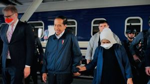 Potret Presiden Jokowi Ketika Tiba di Stasiun Central Kyiv Dikawal Paspampres Bersenjata Lengkap