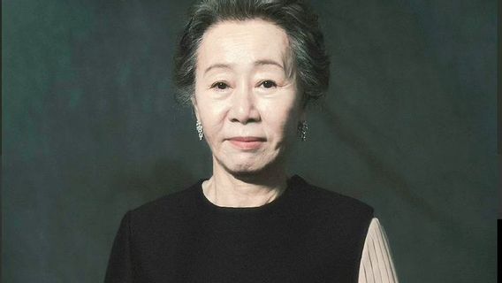 Nominé Pour La Meilleure Actrice De Soutien, Youn Yuh Jung S'envole Pour Los Angeles Pour Assister Aux Oscars